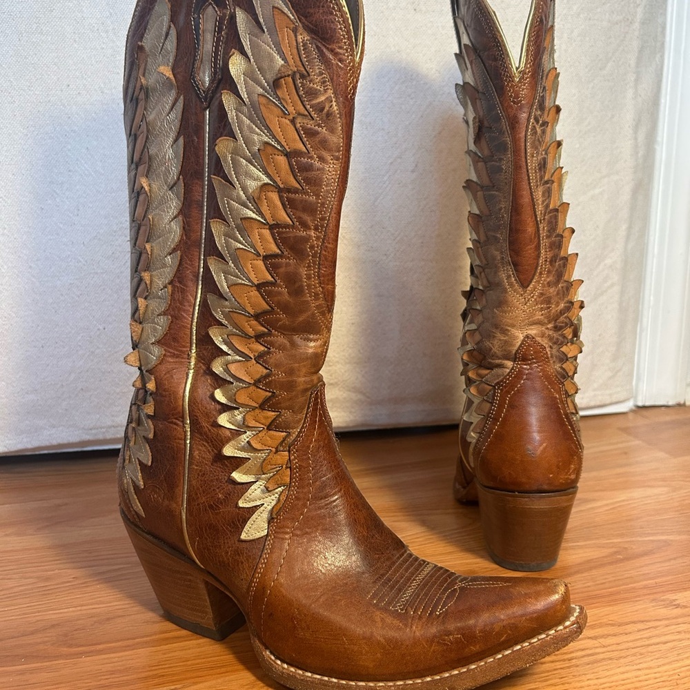 Ariat Brown Leather Western Boots with Metallic Feather Detail